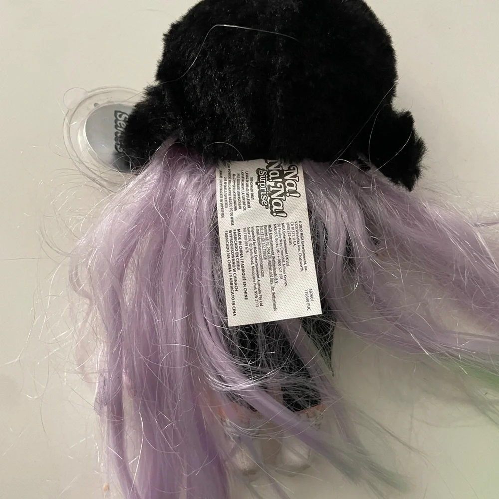 MGA Entertainment Na! Na! Na! Surprise Doll Isla Waddles